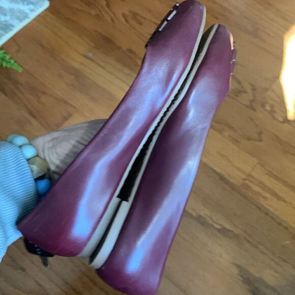 Tory Burch Size 5 leather upper & liner burgundy flats. - Picture 7 of 10